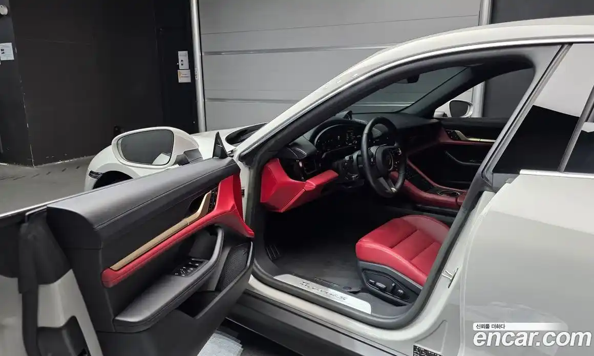 Porsche Taycan 2024 0.1 Автомат в Москве № 165077, фото 19