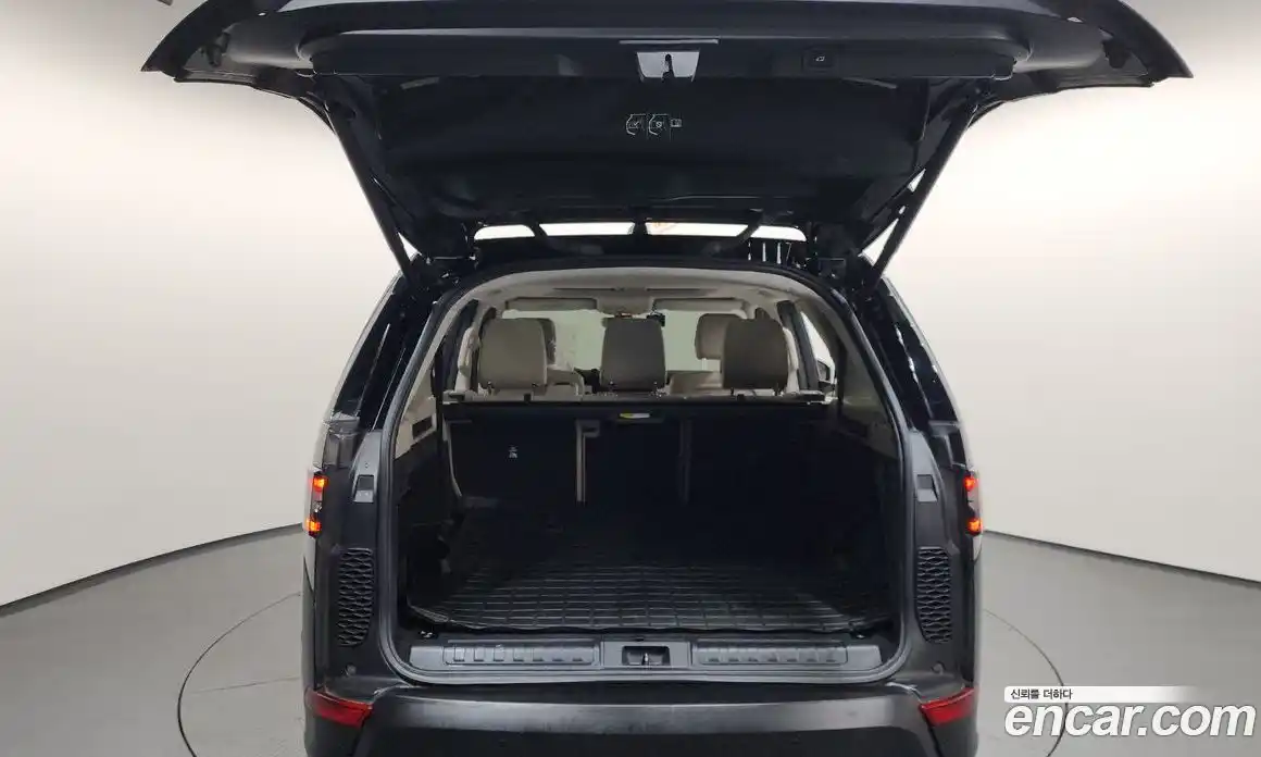 Land Rover Discovery 2018 2.0 Автомат в Москве № 166183, фото 16