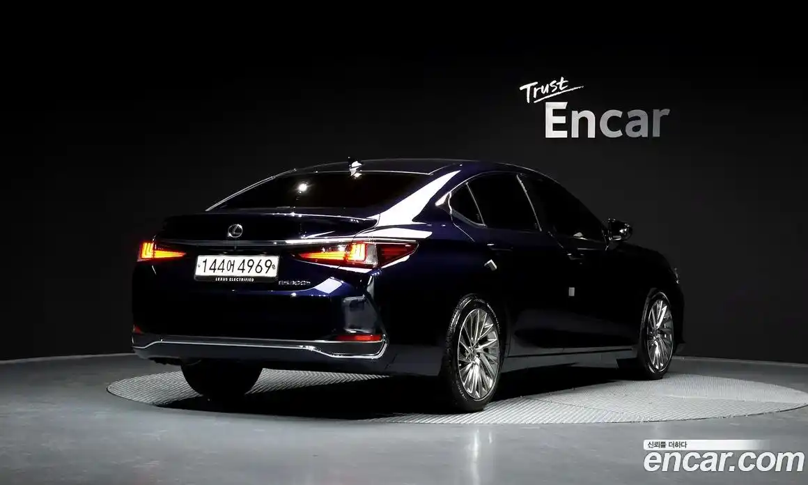 Lexus ES 2023 2.5 Автомат в Москве № 168118, фото 13
