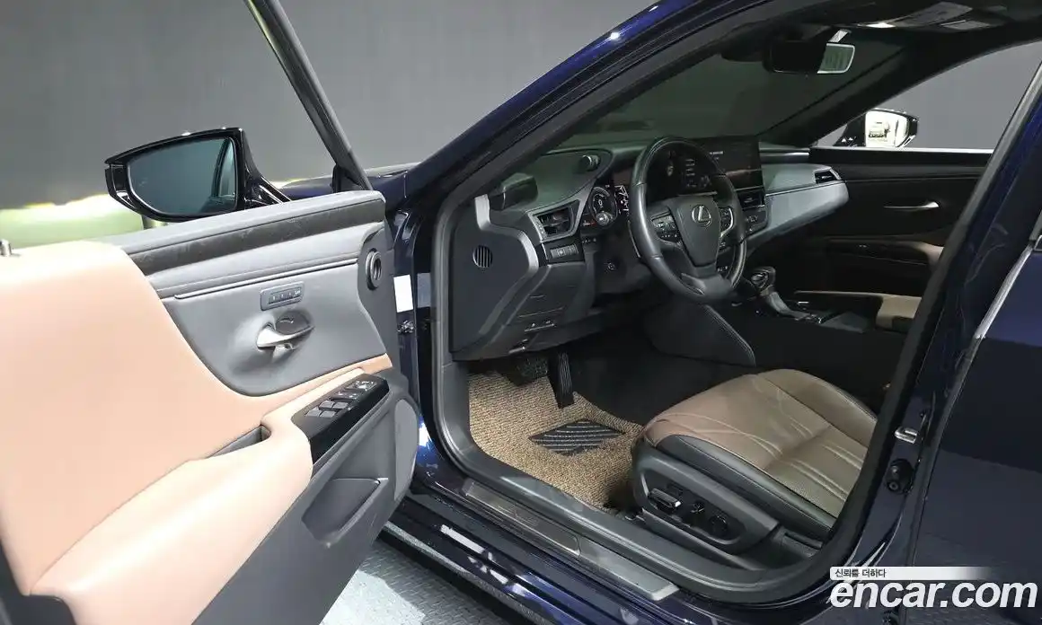 Lexus ES 2023 2.5 Автомат в Москве № 168118, фото 14