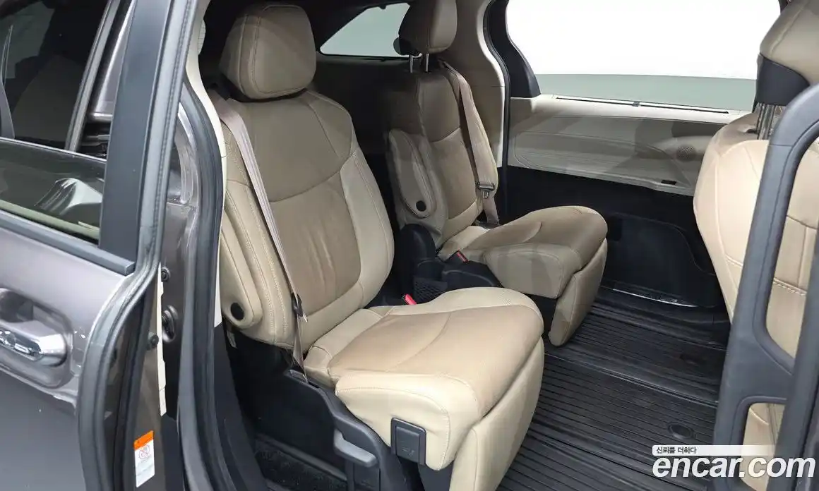 Toyota Sienna 2021 2.5 Автомат в Москве № 170309, фото 15