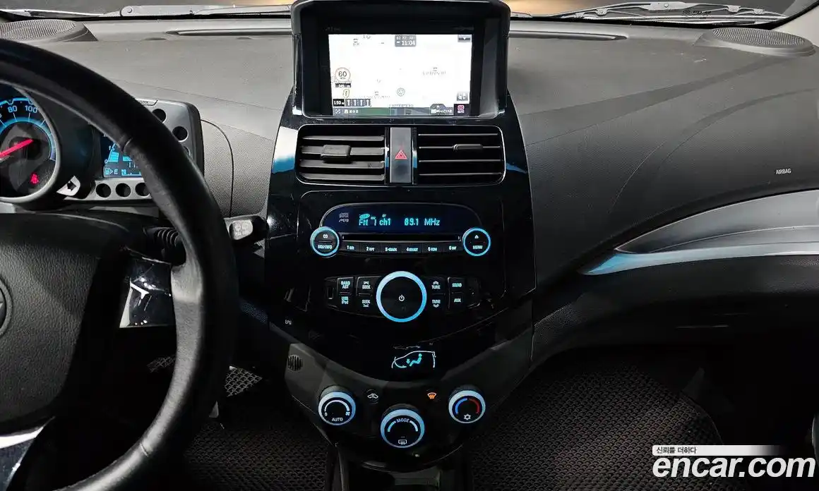 Chevrolet Spark 2012 1.0 Автомат в Москве № 174165, фото 3