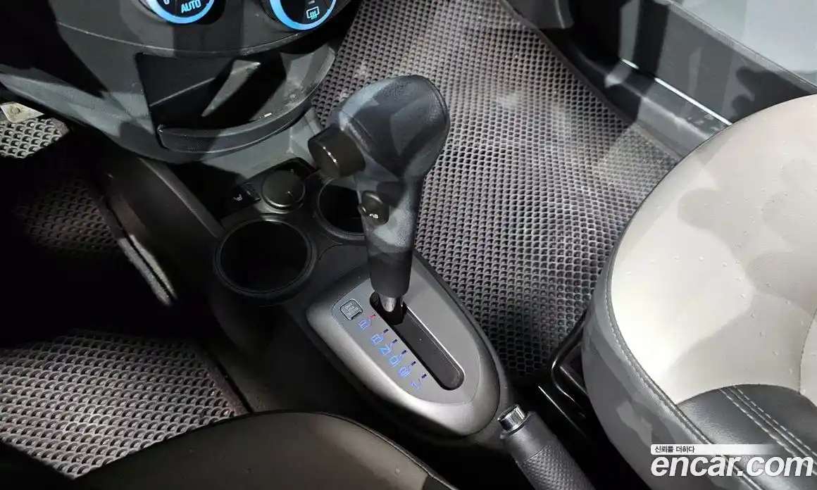 Chevrolet Spark 2012 1.0 Автомат в Москве № 174165, фото 6