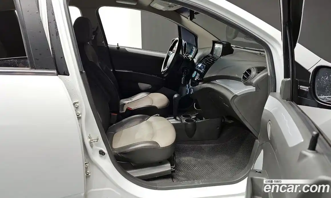 Chevrolet Spark 2012 1.0 Автомат в Москве № 174165, фото 10