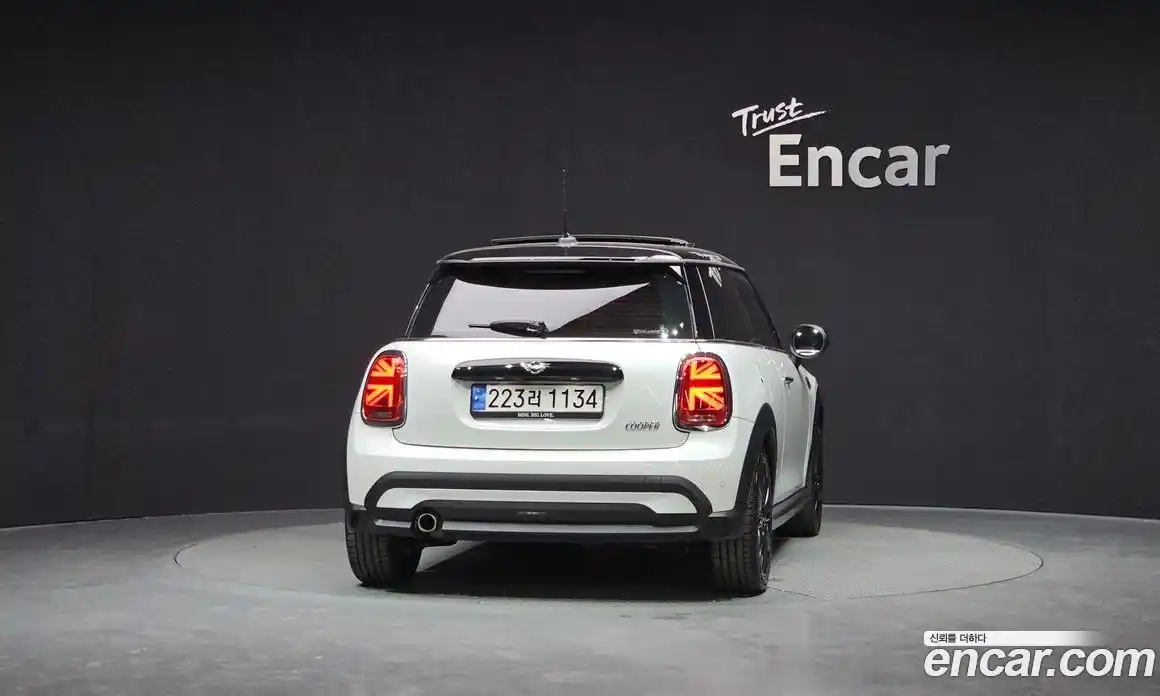 Mini Cooper 2024 1.5 Автомат в Москве № 178075, фото 19