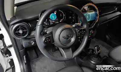 Mini Cooper 2024 1.5 Автомат в Москве № 178075, миниатюра 2