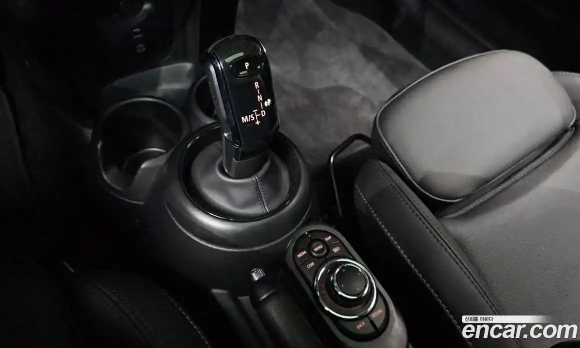 Mini Cooper 2024 1.5 Автомат в Москве № 178075, фото 4