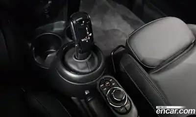 Mini Cooper 2024 1.5 Автомат в Москве № 178075, миниатюра 4