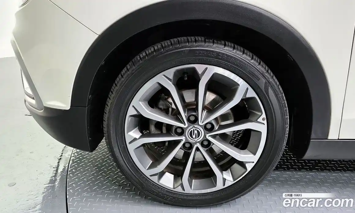 SsangYong TIBOLI 2016 1.6 Автомат в Москве № 181947, фото 15