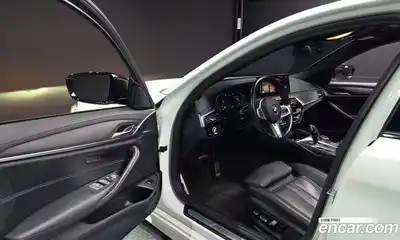 BMW 5-Series 2022 2.0 Автомат в Москве № 189246, миниатюра 2