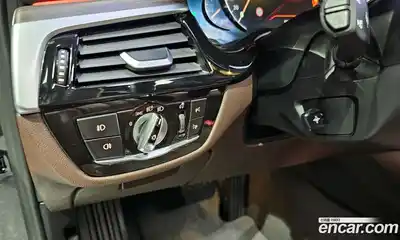 BMW 5-Series 2018 2.0 Автомат в Москве № 192983, миниатюра 2