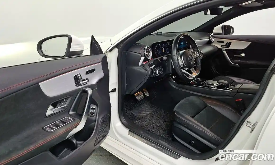 Mercedes-Benz CLA-Class 2020 2.0 Автомат в Москве № 194336, фото 4