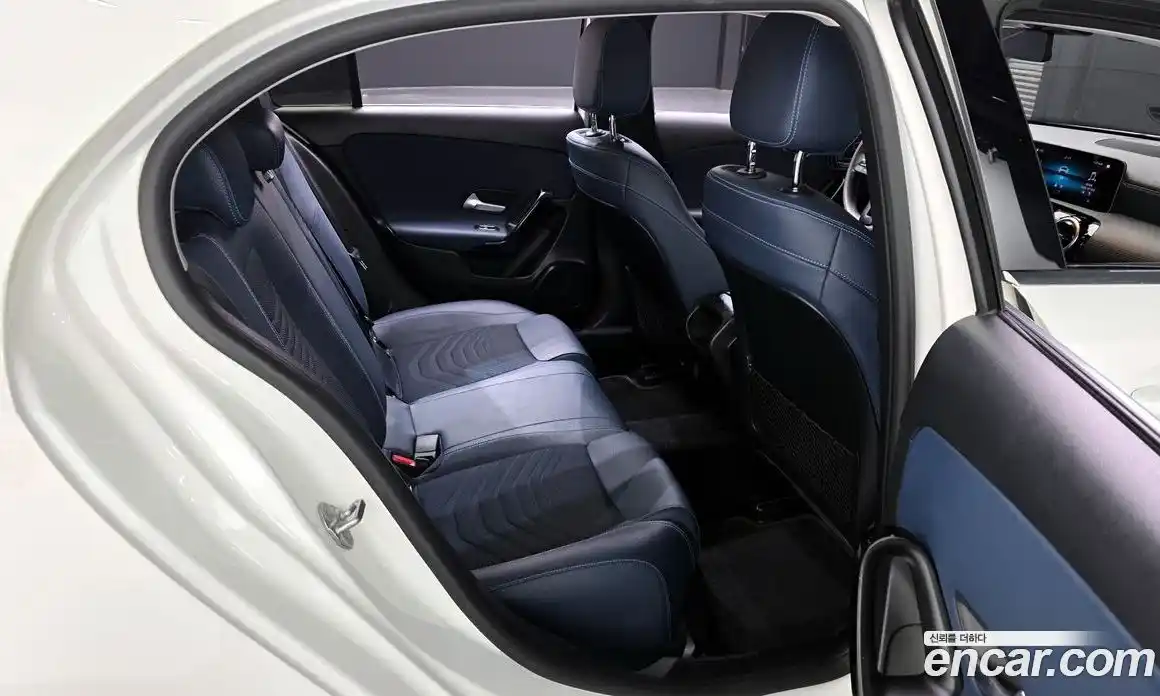 Mercedes-Benz A-Class 2019 2.0 Автомат в Москве № 194473, фото 19