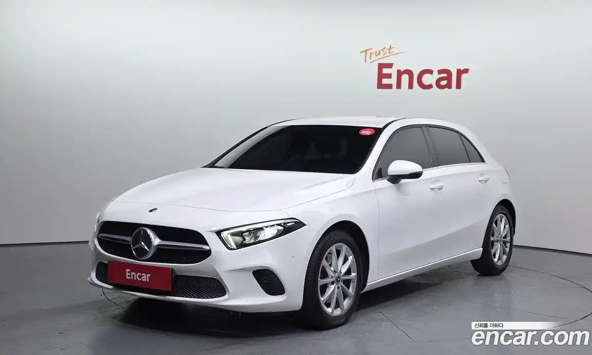 Mercedes-Benz A-Class 2019 2.0 Автомат в Москве № 194473, фото 4
