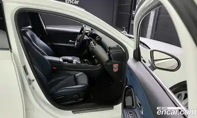 Mercedes-Benz A-Class 2019 2.0 Автомат в Москве № 194473, миниатюра 6