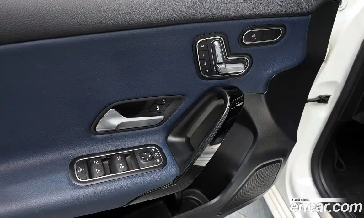 Mercedes-Benz A-Class 2019 2.0 Автомат в Москве № 194473, фото 9