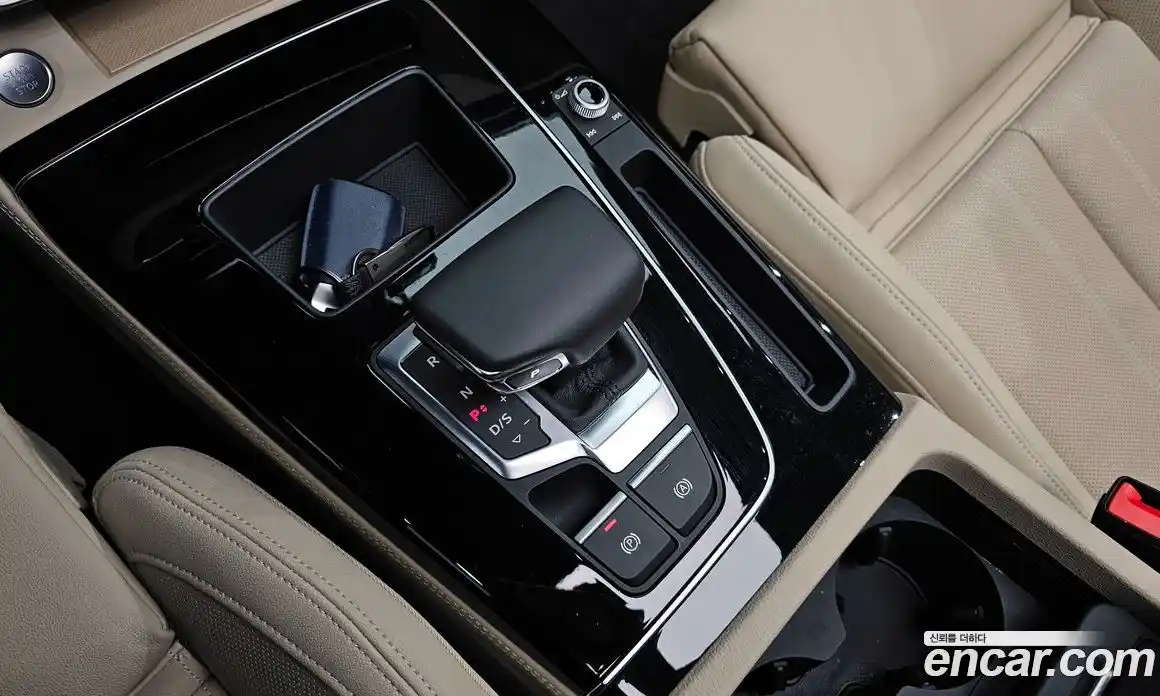 Audi Q5 2024 2.0 Автомат в Москве № 196035, фото 4