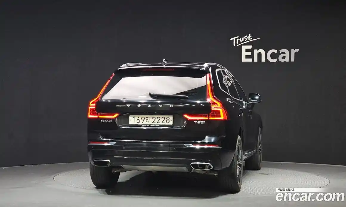 Volvo XC60 2019 2.0 Автомат в Москве № 197087, фото 1