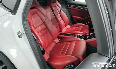 Porsche Panamera, 2019