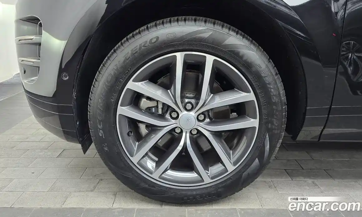 Land Rover Range-Rover Evoque 2025 2.0 Автомат в Москве № 198036, фото 14