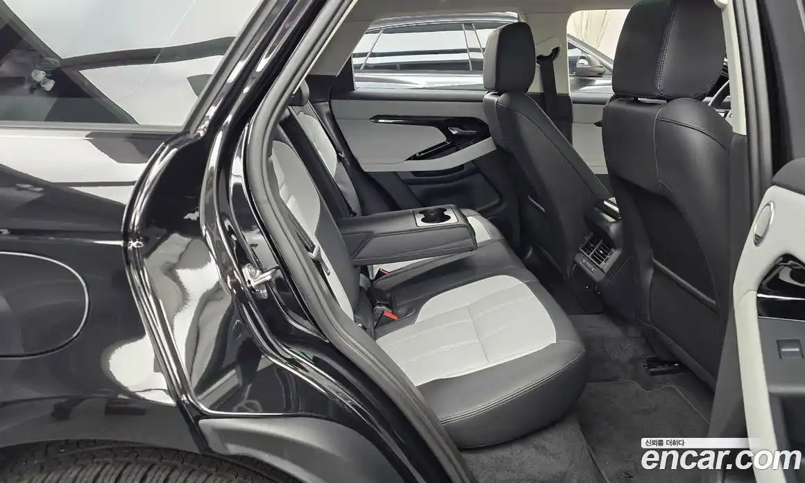 Land Rover Range-Rover Evoque 2025 2.0 Автомат в Москве № 198036, фото 4