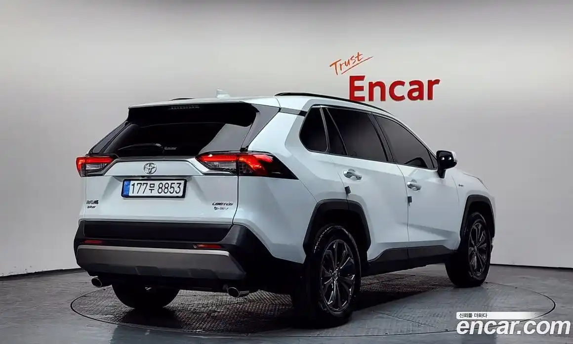 Toyota RAV4 2025 2.5 Автомат в Москве № 199530, фото 8