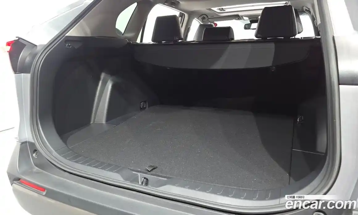 Toyota RAV4 2023 2.5 Автомат в Москве № 199561, фото 18