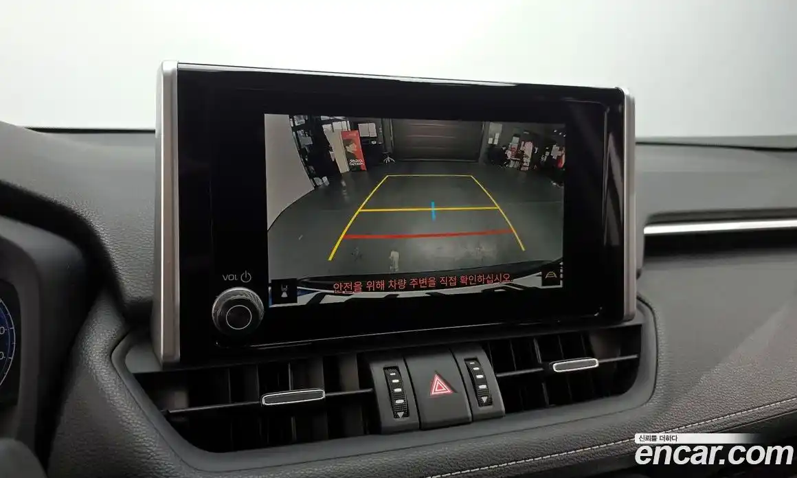 Toyota RAV4 2023 2.5 Автомат в Москве № 199561, фото 6