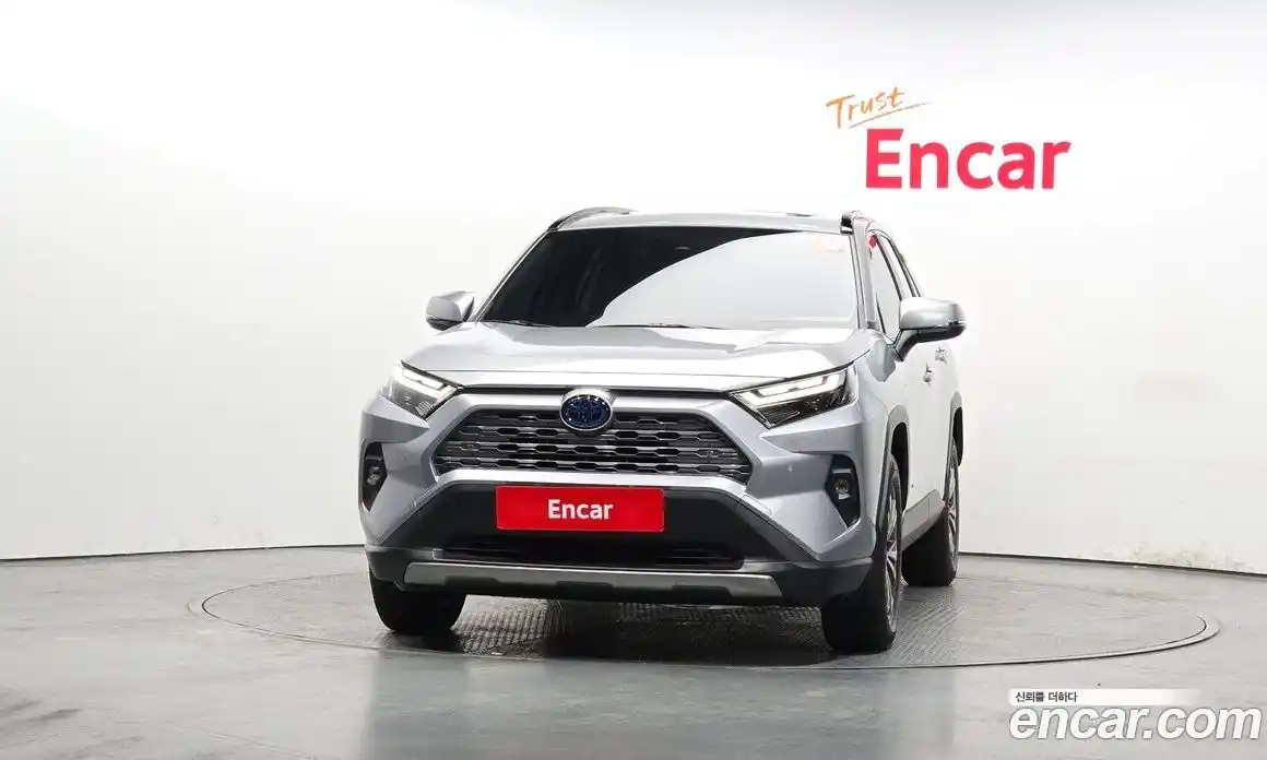 Toyota RAV4 2023 2.5 Автомат в Москве № 199561, фото 7