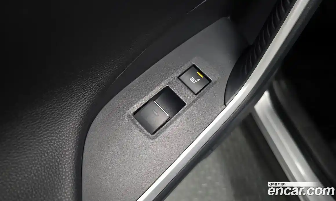 Toyota RAV4 2023 2.5 Автомат в Москве № 199561, фото 10