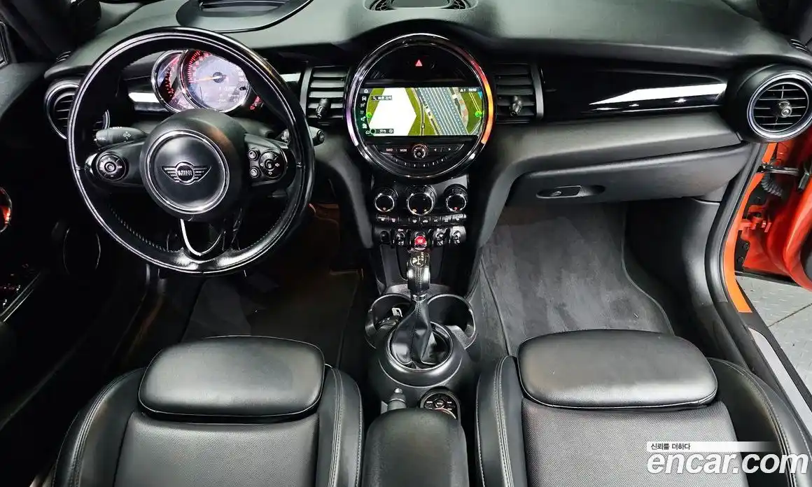 Mini Cooper Convertible 2019 1.5 Автомат в Москве № 206981, фото 15