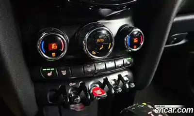 Mini Cooper Convertible 2019 1.5 Автомат в Москве № 206981, миниатюра 5