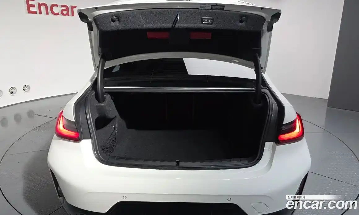 BMW 3-Series 2023 2.0 Автомат в Москве № 210635, фото 9