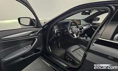 BMW 5-Series 2023 2.0 Автомат в Москве № 211014, миниатюра 2