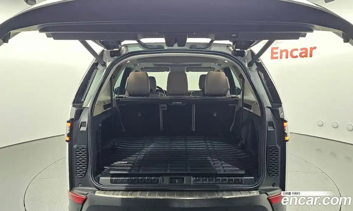 Land Rover Discovery 2019 2.0 Автомат в Москве № 213433, фото 14