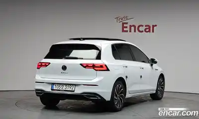 Volkswagen Golf, 2022