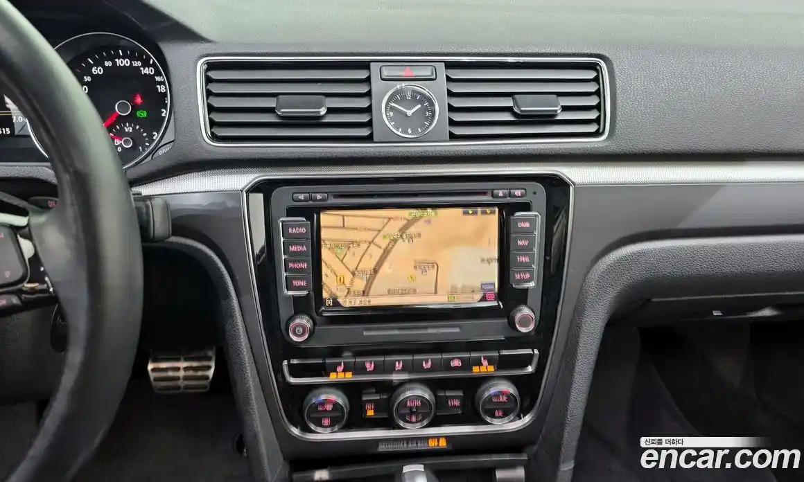 Volkswagen Passat 2016 1.8 Автомат в Москве № 215089, фото 4