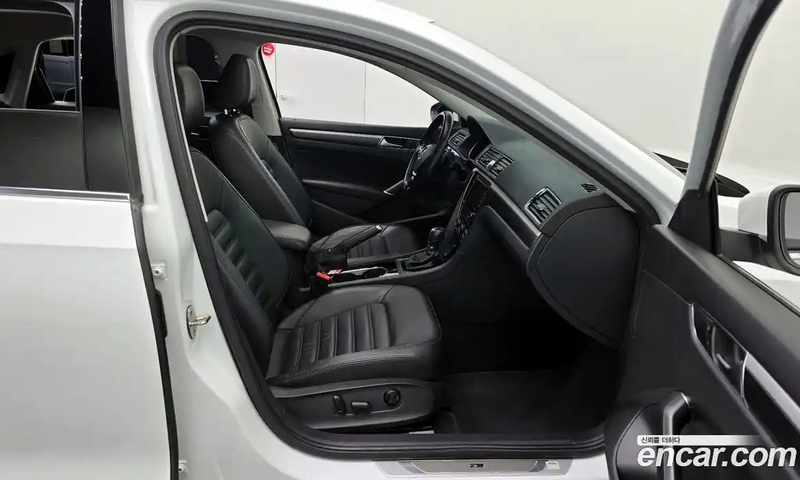 Volkswagen Passat 2016 1.8 Автомат в Москве № 215089, фото 8