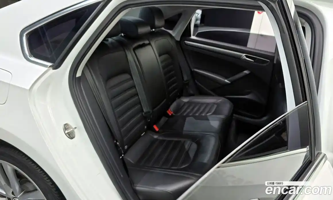 Volkswagen Passat 2016 1.8 Автомат в Москве № 215089, фото 9