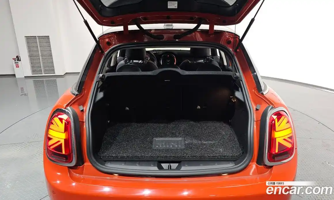 Mini Cooper 2021 1.5 Автомат в Москве № 219203, фото 11