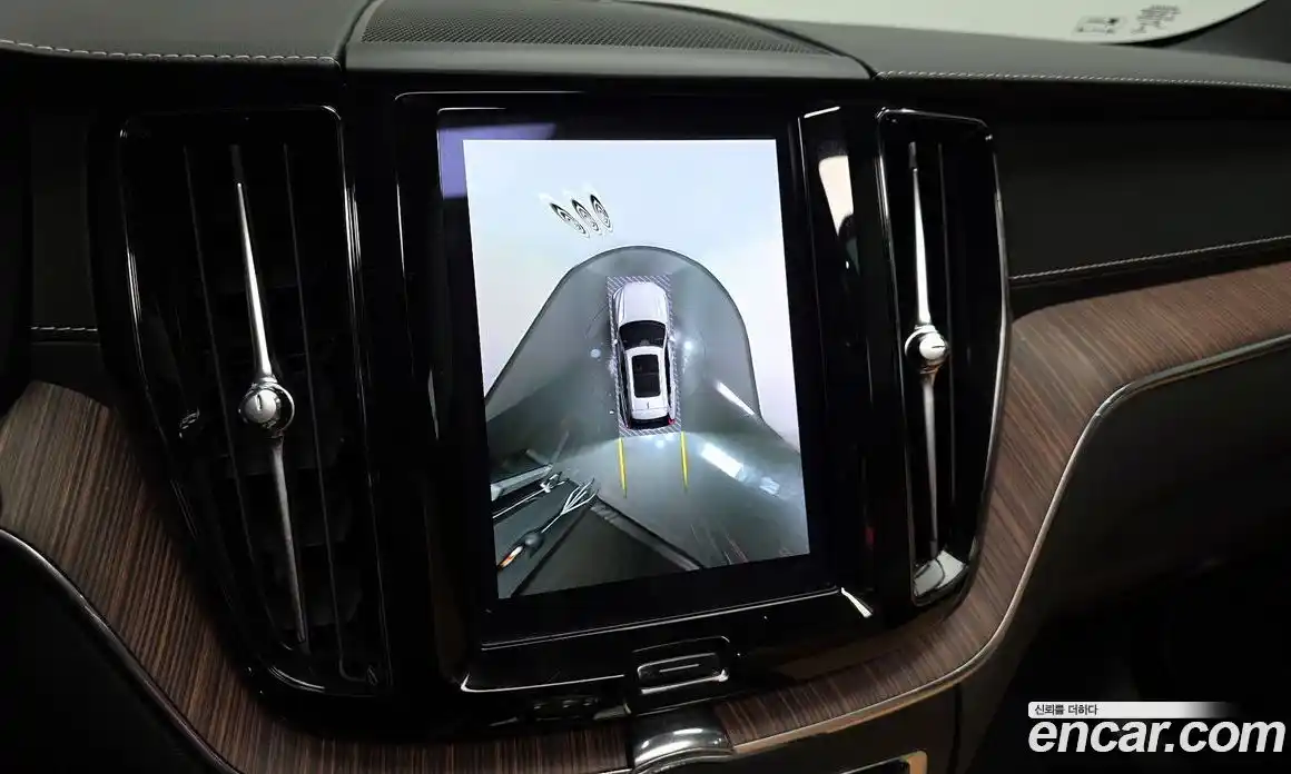 Volvo XC60 2022 2.0 Автомат в Москве № 228058, фото 12