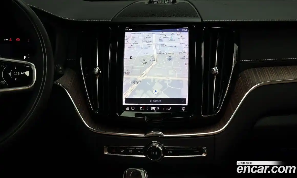 Volvo XC60 2022 2.0 Автомат в Москве № 228058, фото 6