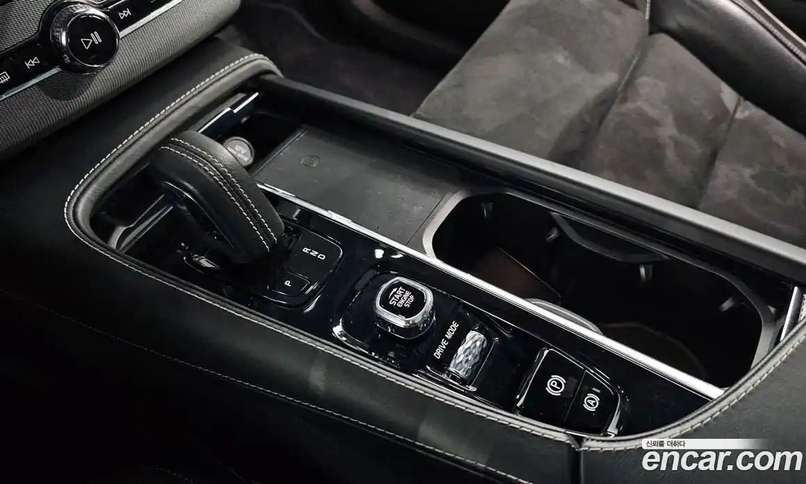 Volvo XC90 2021 2.0 Автомат в Москве № 230381, фото 14