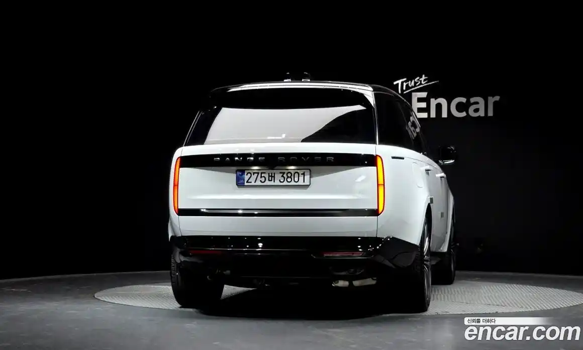 Land Rover Range-Rover 2025 4.4 Автомат в Москве № 231151, фото 11