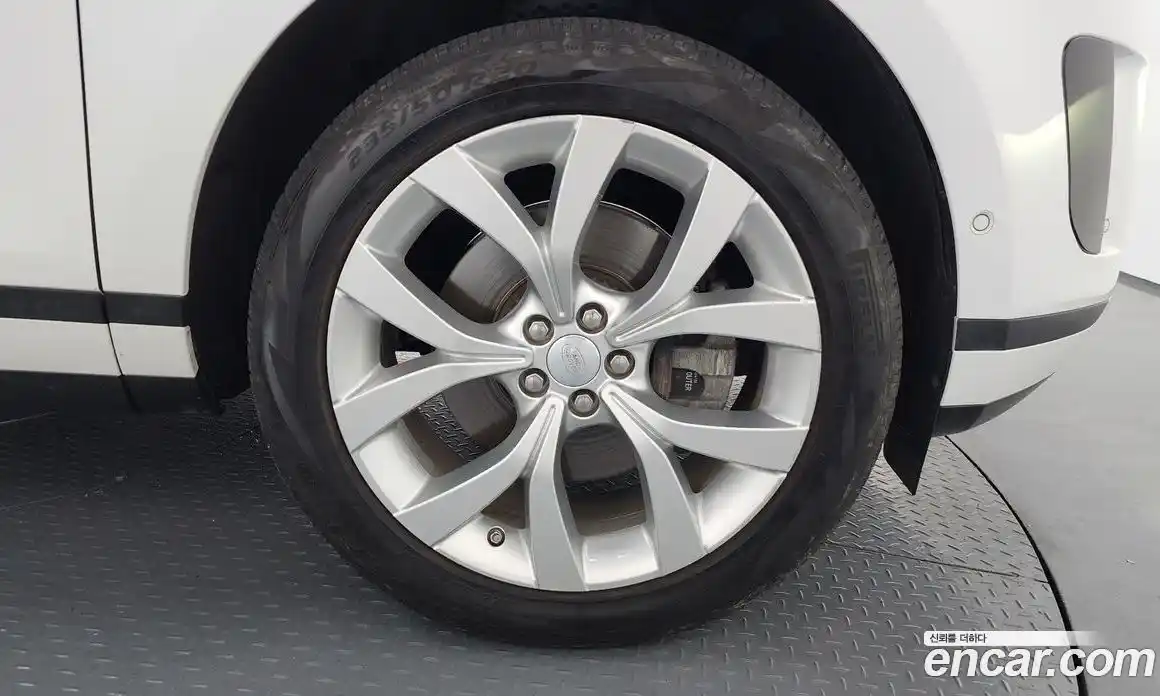 Land Rover Range-Rover Evoque 2020 2.0 Автомат в Москве № 231193, фото 12