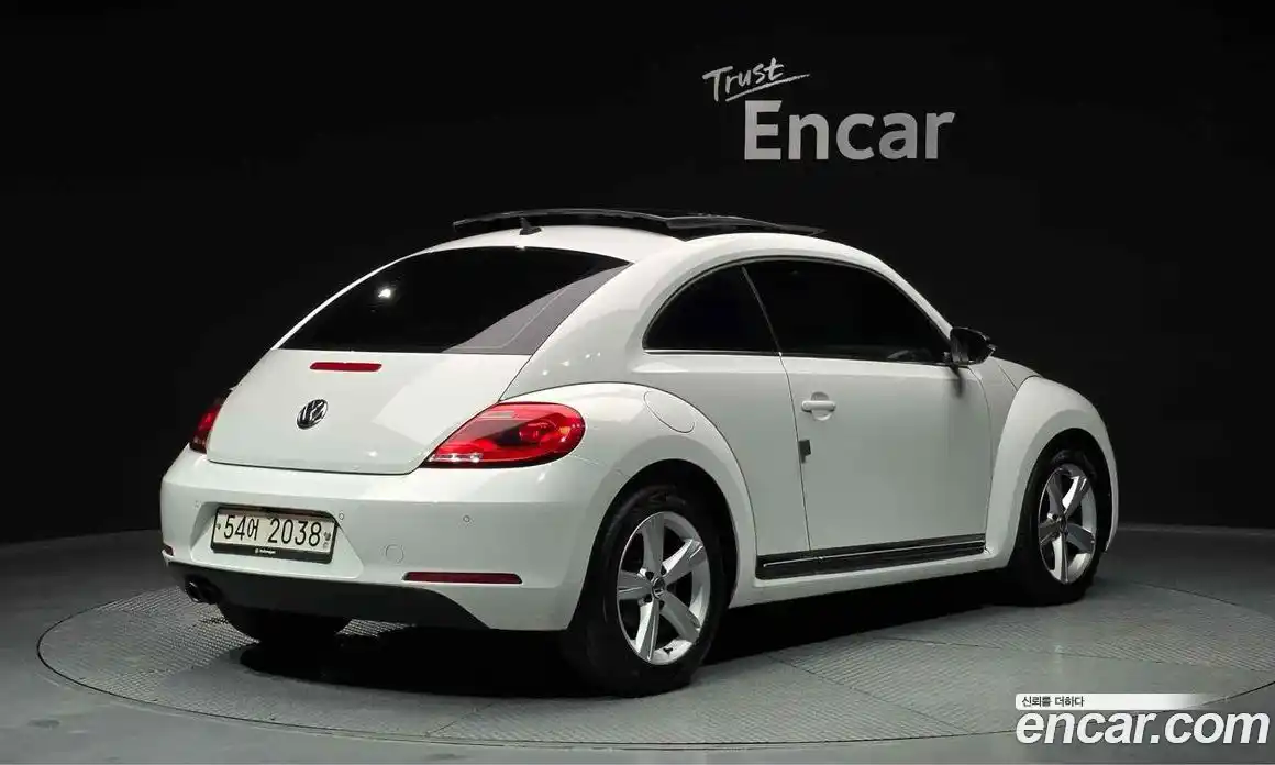 Volkswagen Beatle 2015 2.0 Автомат в Москве № 232208, фото 13