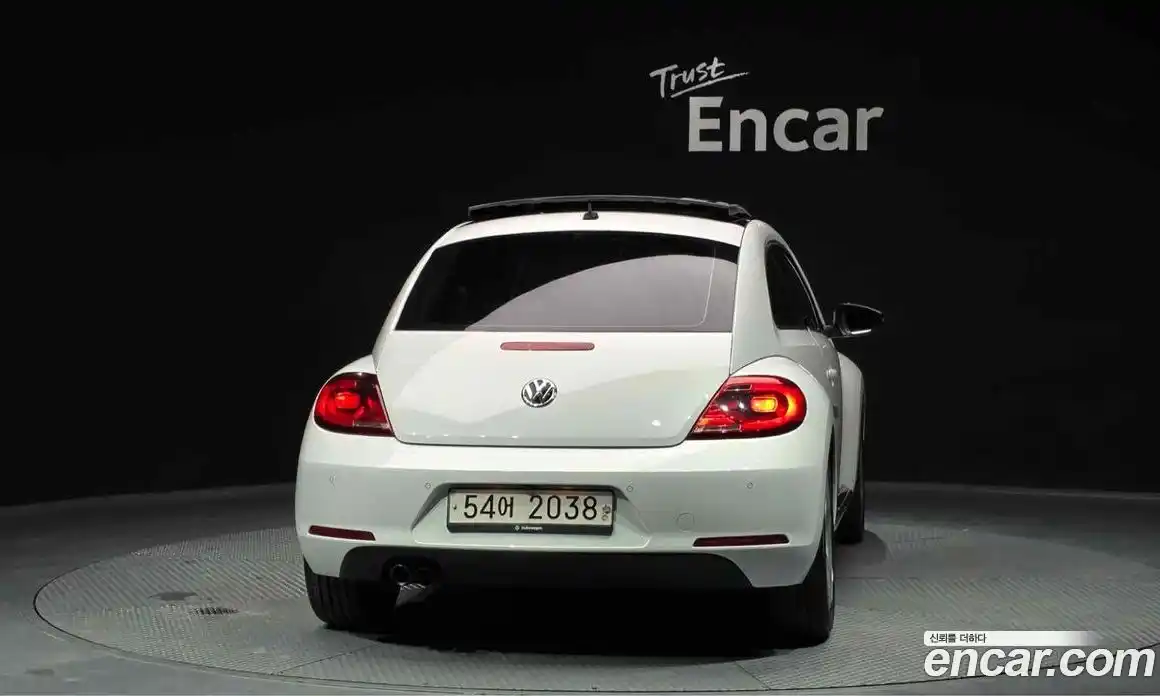 Volkswagen Beatle 2015 2.0 Автомат в Москве № 232208, фото 6