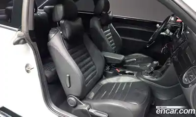 Volkswagen Beatle 2015 2.0 Автомат в Москве № 232208, миниатюра 10