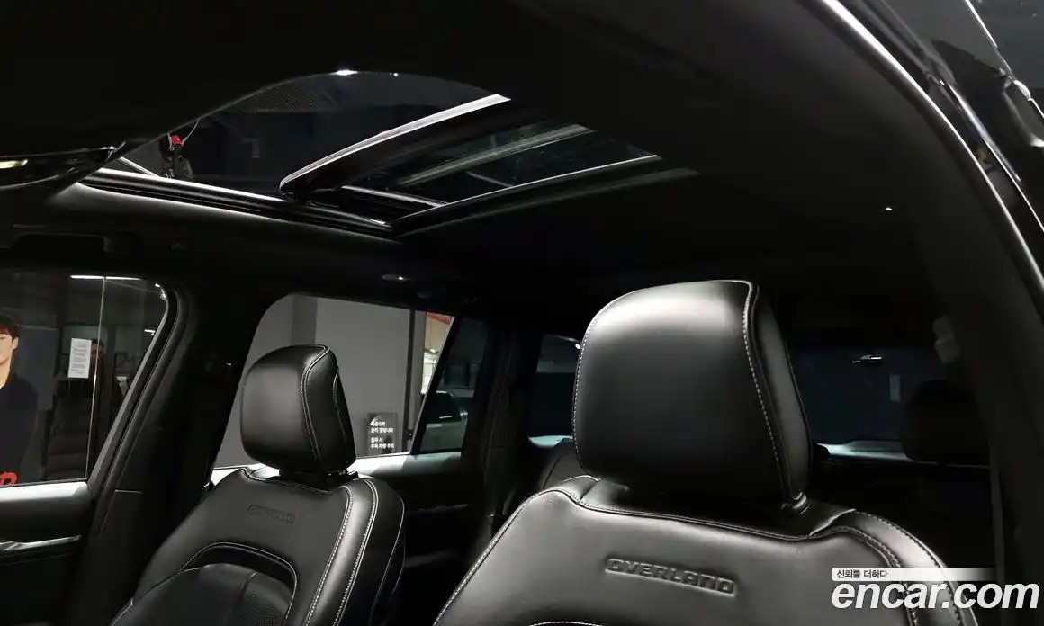 Jeep Cherokee 2023 3.6 Автомат в Москве № 232373, фото 12