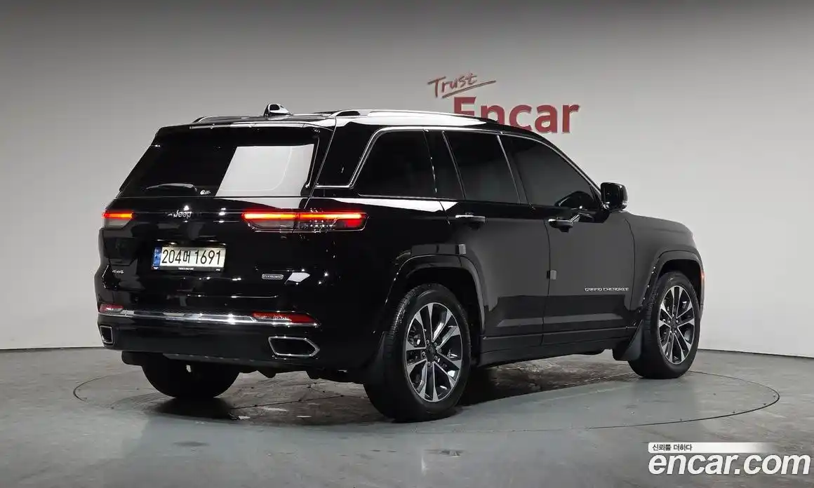 Jeep Cherokee 2023 3.6 Автомат в Москве № 232373, фото 20